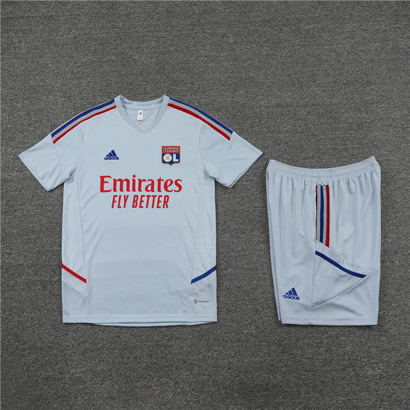 Kit Camisa e Short Olympique Lyonnais 22/23