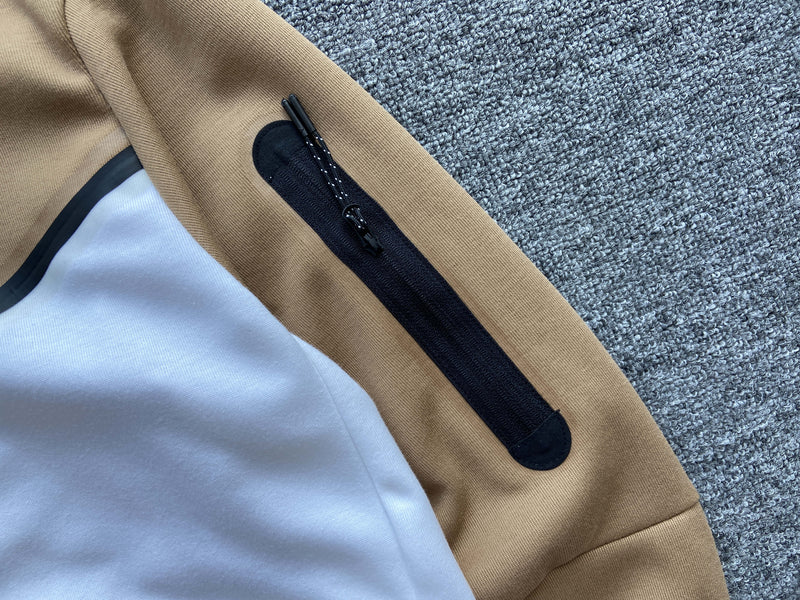 Conjunto Tech Fleece Nike - Bege/Branco