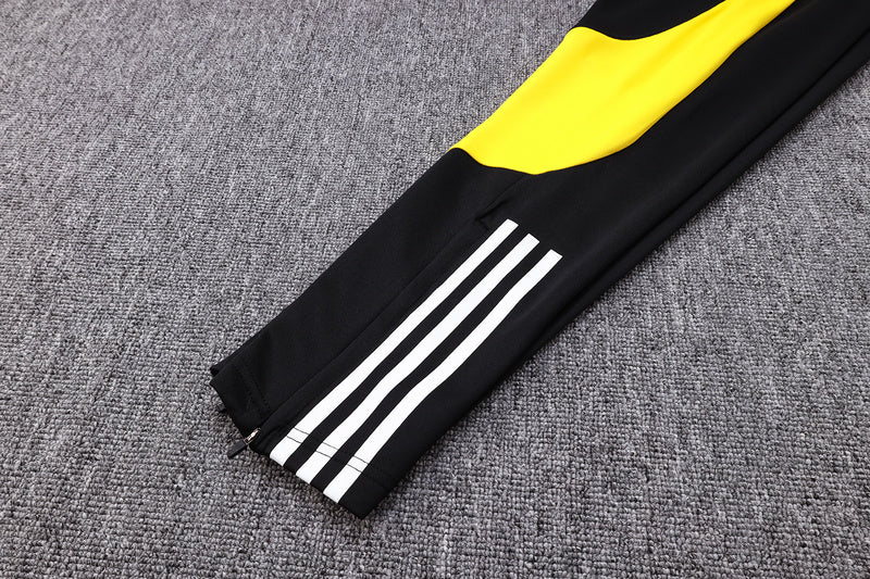 Conjunto de Treino Juventus 23/24 Preto e Amarelo - Blusa e Calça