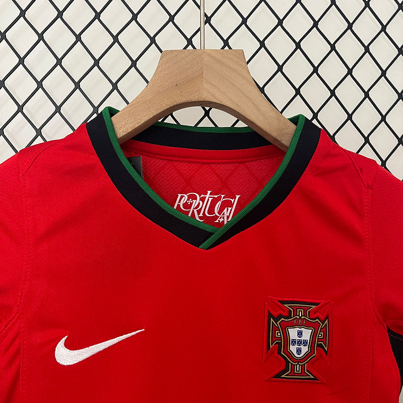 Kit Infantil Portugal Away 24/25 Nike Vermelho