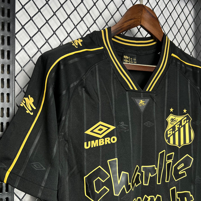 Camisa Santos Charlie Brown Jr. Preta e Dourada 24/25