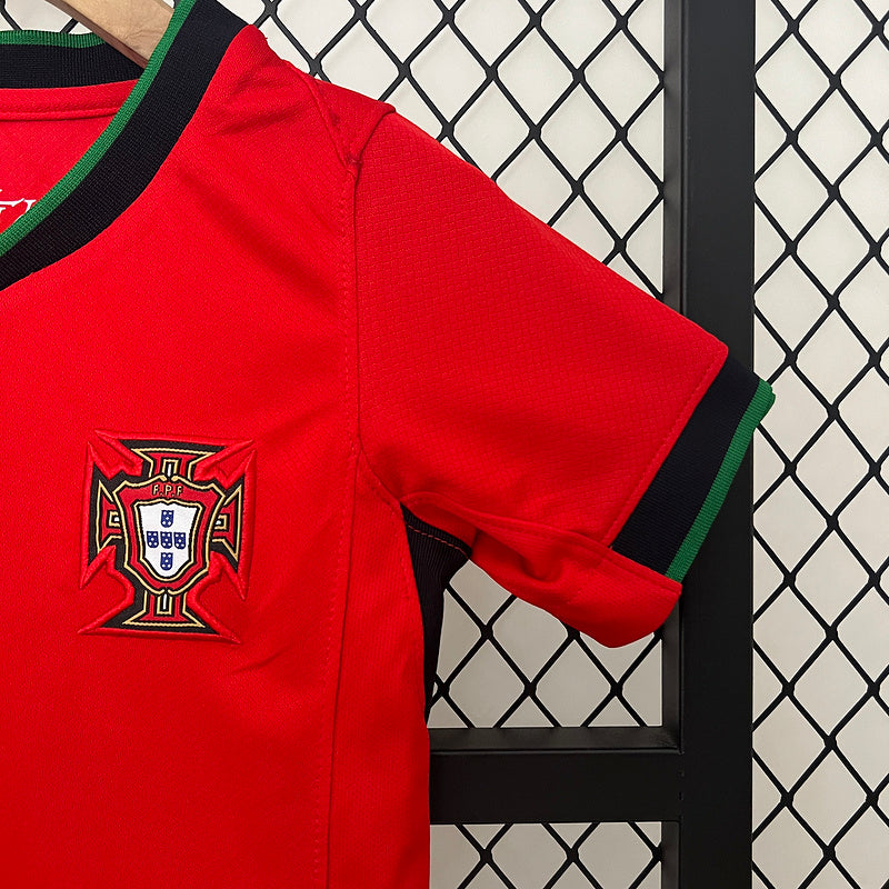 Kit Infantil Portugal Away 24/25 Nike Vermelho